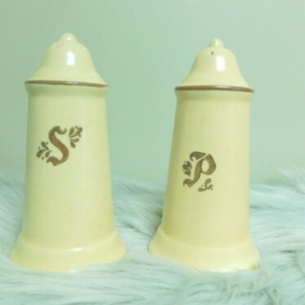 Vintage Pfaltzgraff Village Salt & Pepper 6" Shakers w/ Stopper‎